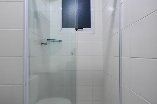 Banheiro de apartamento para alugar com 2 quartos, 42m² em Jardim Helga, São Paulo