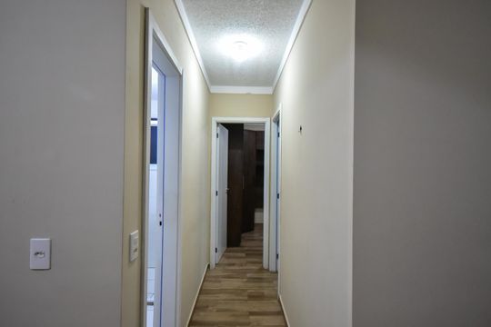Corredor de apartamento para alugar com 2 quartos, 42m² em Jardim Helga, São Paulo