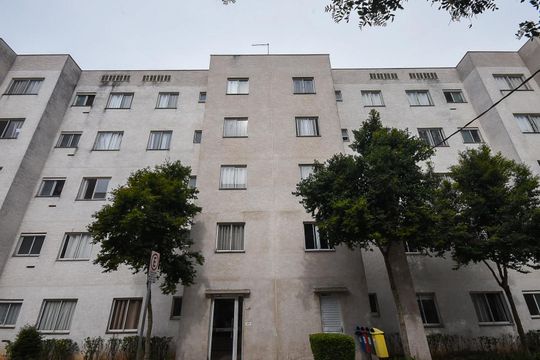 Fachada de apartamento para alugar com 2 quartos, 42m² em Jardim Helga, São Paulo