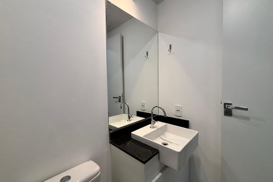 Banheiro Social de apartamento para alugar com 1 quarto, 25m² em Vila Olímpia, São Paulo