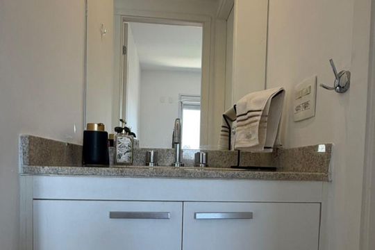 Banheiro de apartamento à venda com 1 quarto, 50m² em Vila Gomes Cardim, São Paulo