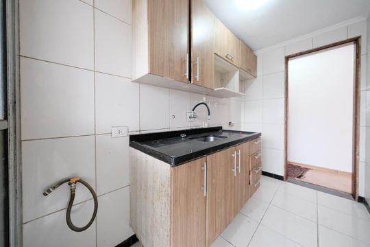 Cozinha de apartamento à venda com 2 quartos, 46m² em Parque Boturussu, São Paulo