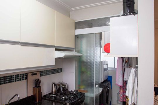 Cozinha de apartamento à venda com 2 quartos, 52m² em Jardim Recanto, Diadema