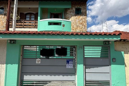 Fachada de casa à venda com 3 quartos, 263m² em Vila América, Santo André