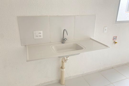 Cozinha de apartamento para alugar com 2 quartos, 42m² em Jardim Guanabara, Goiânia