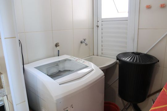 Área de Serviço de apartamento para alugar com 3 quartos, 120m² em Vila Maria Jose, Goiânia