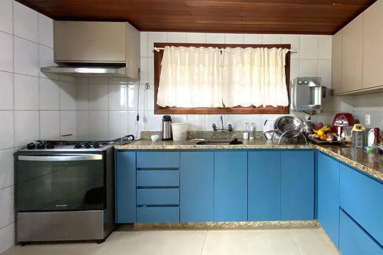 Cozinha de casa de condomínio à venda com 3 quartos, 200m² em Vereda das Gerais, Nova Lima