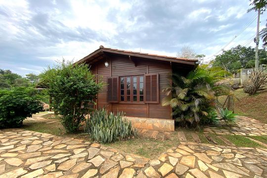 Varanda frente de casa de condomínio à venda com 3 quartos, 200m² em Vereda das Gerais, Nova Lima
