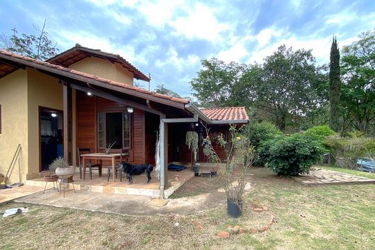 Quintal de casa de condomínio à venda com 3 quartos, 200m² em Vereda das Gerais, Nova Lima