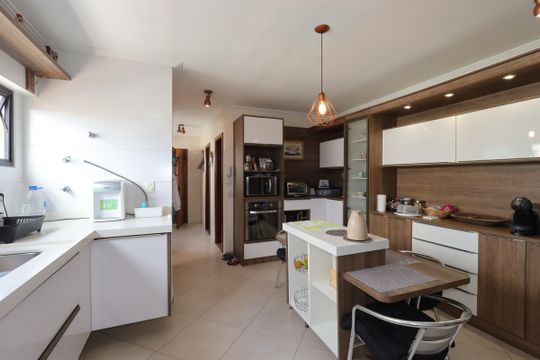 Cozinha de apartamento à venda com 4 quartos, 210m² em Jardim Bela Vista, Santo André