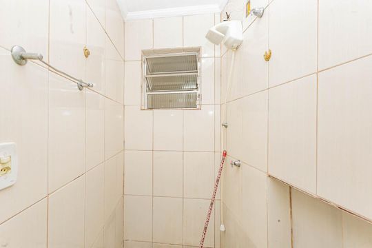 Banheiro de casa para alugar com 1 quarto, 50m² em Jardim Maria Estela, São Paulo