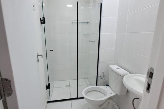 Banheiro de apartamento para alugar com 2 quartos, 54m² em Anil, Rio de Janeiro