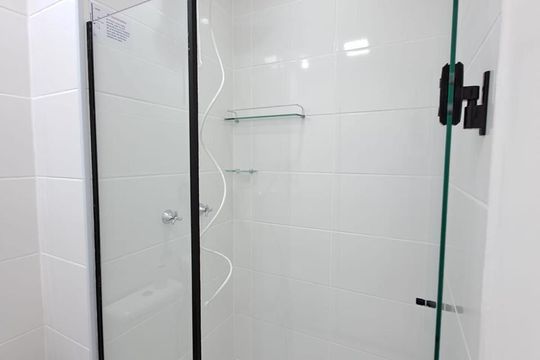 Banheiro da Suíte de apartamento para alugar com 2 quartos, 54m² em Anil, Rio de Janeiro