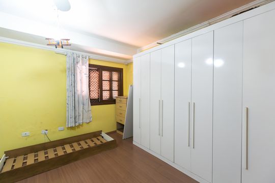 Quarto 1 de casa à venda com 4 quartos, 240m² em Parque Cruzeiro do Sul, São Paulo