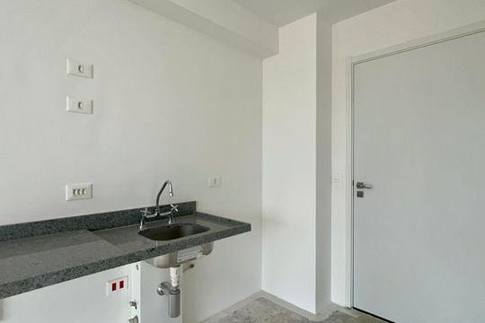 Cozinha de kitnet/studio à venda com 1 quarto, 24m² em Pinheiros, São Paulo