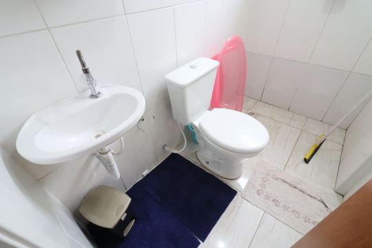 Banheiro de apartamento à venda com 2 quartos, 54m² em Conceicao, Osasco