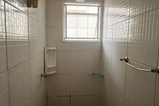 Banheiro Social de kitnet/studio para alugar com 1 quarto, 15m² em Cidade Universitária, Campinas