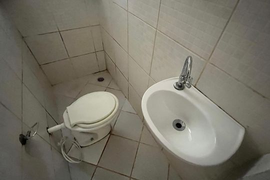 Banheiro Social de kitnet/studio para alugar com 1 quarto, 15m² em Cidade Universitária, Campinas