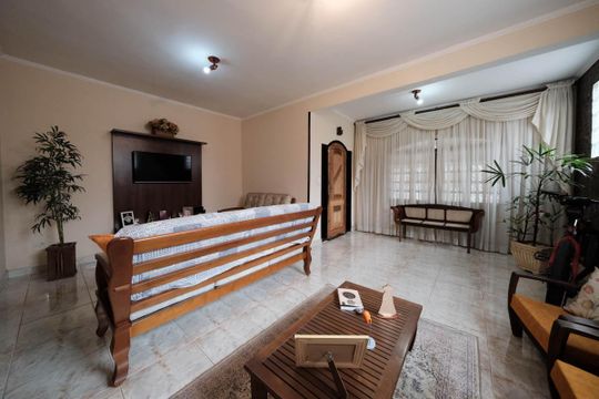 Sala de casa à venda com 3 quartos, 250m² em Vila Domitila, São Paulo
