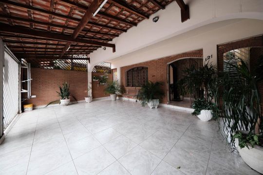 Garagem de casa à venda com 3 quartos, 250m² em Vila Domitila, São Paulo