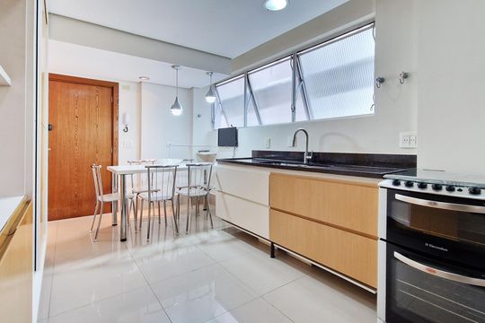 Cozinha de apartamento para alugar com 3 quartos, 127m² em Jardim Paulista, São Paulo