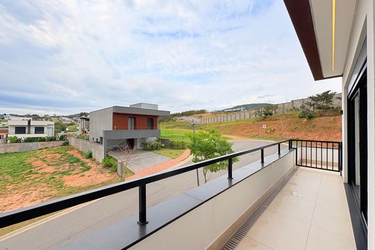 Sacada da Suíte 1 de casa de condomínio à venda com 5 quartos, 380m² em Jardim Samambaia, Jundiaí
