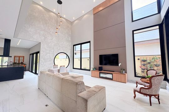 Casa de Condomínio à venda com 5 quartos, 380m² em Jardim Samambaia, Jundiaí