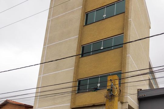 Fachada de apartamento para alugar com 2 quartos, 47m² em Chácara Mafalda, São Paulo