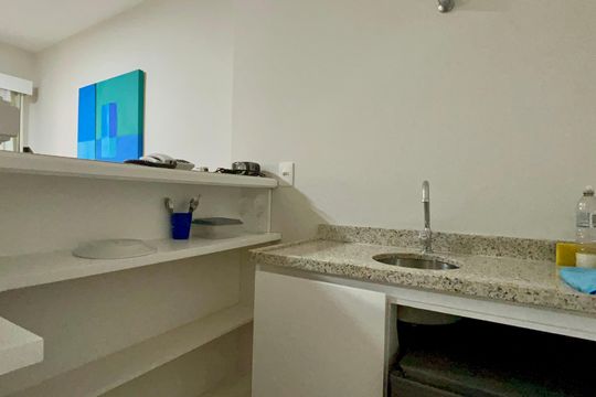 Cozinha de kitnet/studio à venda com 1 quarto, 31m² em Jardim Paulista, São Paulo
