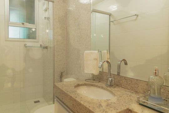 Banheiro Social de apartamento para alugar com 3 quartos, 241m² em Itapoã, Belo Horizonte
