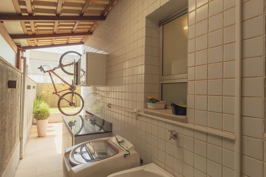 Área de Serviço de apartamento para alugar com 3 quartos, 241m² em Itapoã, Belo Horizonte