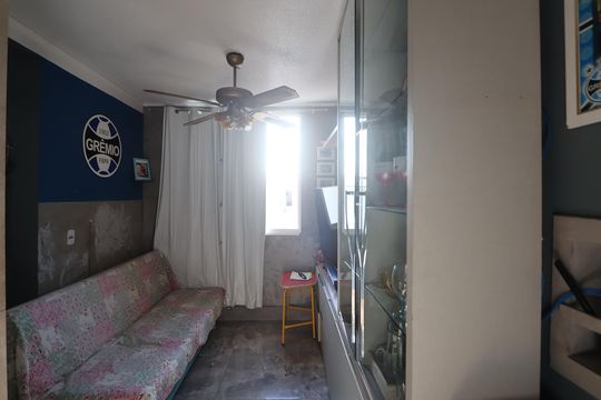 Sala de apartamento à venda com 2 quartos, 50m² em Olaria, Canoas