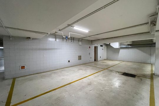 Garagem de casa de condomínio à venda com 6 quartos, 872m² em Jardim Everest, São Paulo