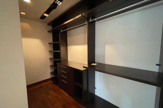 Suíte 3 de casa de condomínio à venda com 6 quartos, 872m² em Jardim Everest, São Paulo
