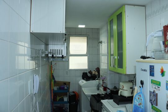 Cozinha de apartamento para alugar com 2 quartos, 42m² em Jardim da Gloria, Cotia