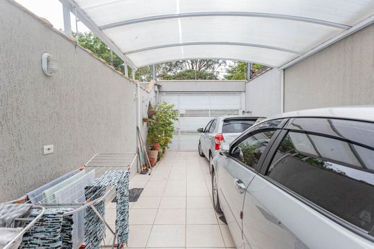 Garagem de casa à venda com 3 quartos, 100m² em Parque Bristol, São Paulo