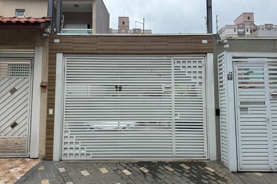 Fachada de casa à venda com 3 quartos, 100m² em Parque Bristol, São Paulo