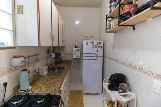 Cozinha e Área de Serviço de apartamento para alugar com 2 quartos, 60m² em Santa Rosa, Niterói