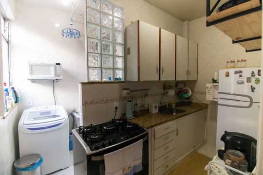 Cozinha e Área de Serviço de apartamento para alugar com 2 quartos, 60m² em Santa Rosa, Niterói