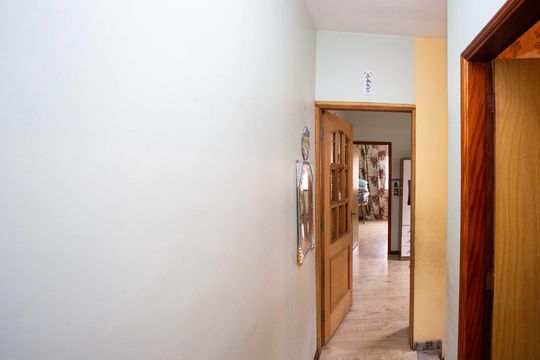 Corredor de casa à venda com 4 quartos, 125m² em Taboão, Diadema