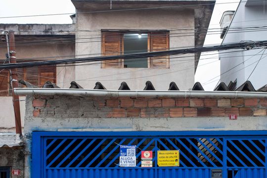 Fachada de casa à venda com 4 quartos, 125m² em Taboão, Diadema