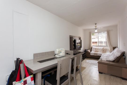 Sala de apartamento à venda com 2 quartos, 52m² em Conjunto Residencial José Bonifácio, São Paulo