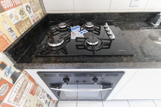 Cozinha de apartamento à venda com 2 quartos, 43m² em Vila Carmosina, São Paulo