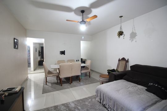 Sala de apartamento à venda com 3 quartos, 100m² em Taquara, Rio de Janeiro
