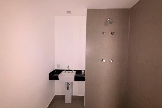 Banheiro de kitnet/studio à venda com 1 quarto, 19m² em Vila Mariana, São Paulo
