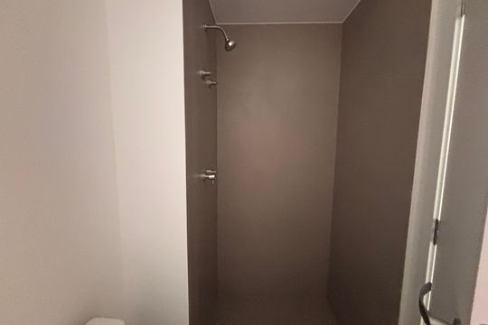 Banheiro de kitnet/studio para alugar com 1 quarto, 25m² em Vila Mariana, São Paulo
