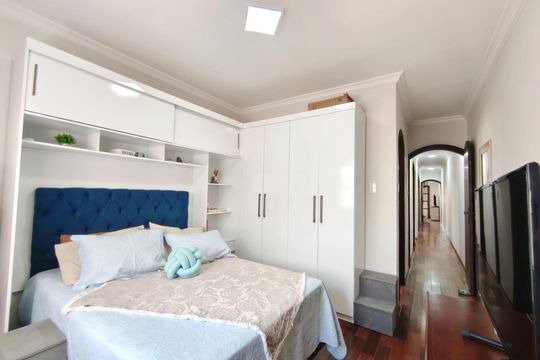 Quarto de casa à venda com 4 quartos, 250m² em Vila Granada, São Paulo