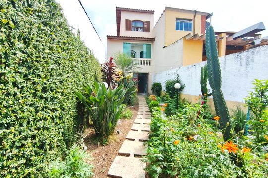 Área Externa de casa à venda com 4 quartos, 250m² em Vila Granada, São Paulo