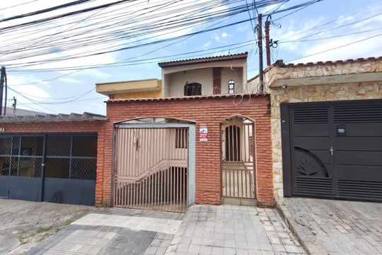 Fachada de casa à venda com 4 quartos, 250m² em Vila Granada, São Paulo