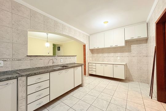 Casa à venda com 3 quartos, 322m² em Jardim do Lago, Jundiaí